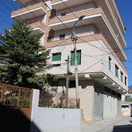 Deni's Family In New Blvd 公寓 *