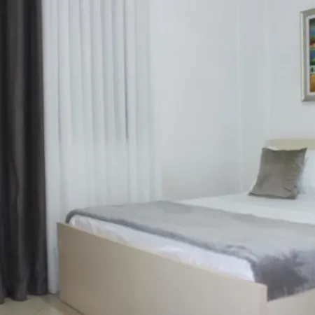 Deni's Family In New Blvd 公寓 *