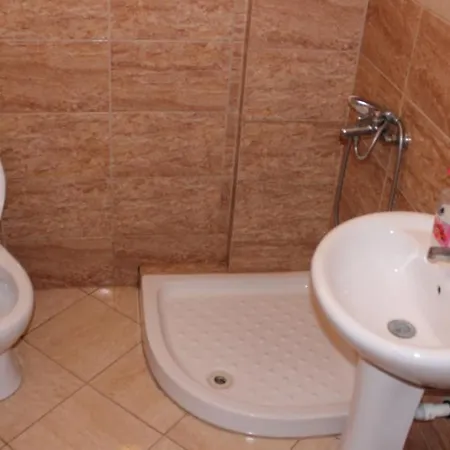 Deni's Family In New Blvd 公寓