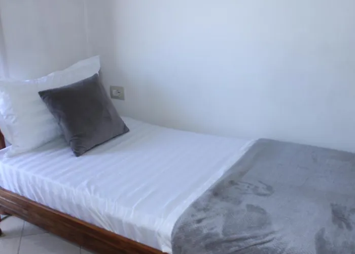 Apartment Deni's Family In New Blvd