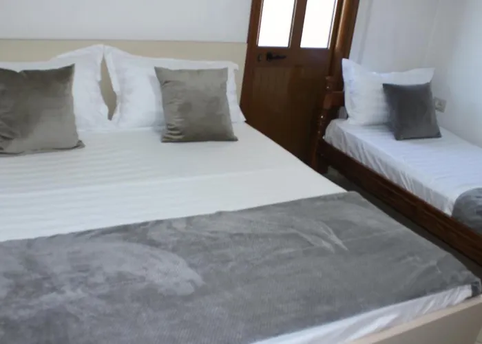 Deni's Family In New Blvd Appartement *