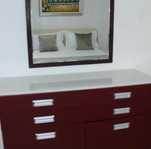 Deni's Family In New Blvd Appartement