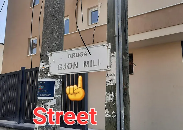 Deni's Family In New Blvd